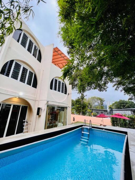 Holiday Villa - 2 Mins To Beach, Ktv, Private Pool, Free E-Scooter X 2 !!! Tanjung Bungah  Exterior photo